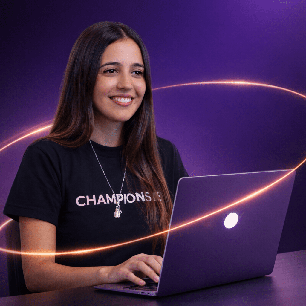 Especialista en recursos humanos trabajando con sistemas de gestión y analítica avanzada para la toma de decisiones en HR